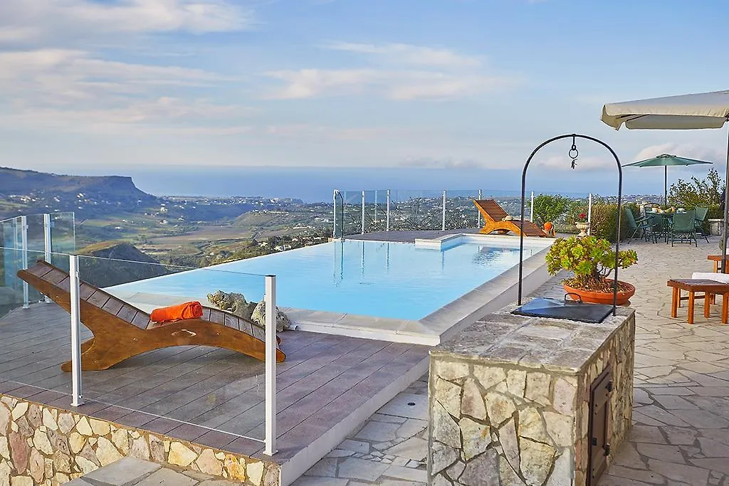 Villa Del Poggio سكوبيلو